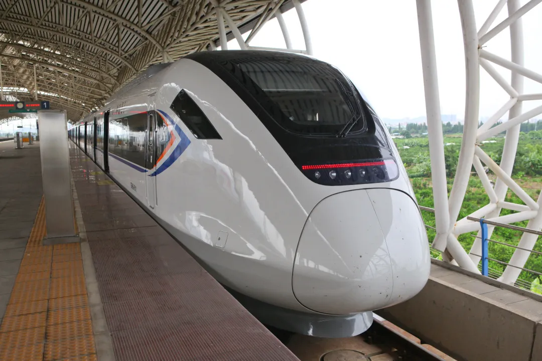 珠海機(jī)場城際：首列CRH6A型動車組車輛順利交接