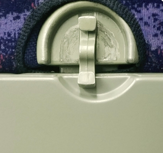 高鐵動車二等座上面的小桌子介紹？