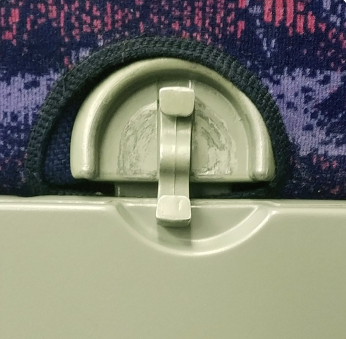 高鐵動車二等座上面的小桌子介紹？